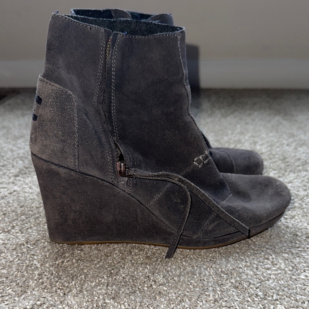 Tom’s Women's Gray Wedge Ankle Boots